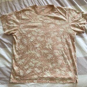 Uniqlo floral t-shirt